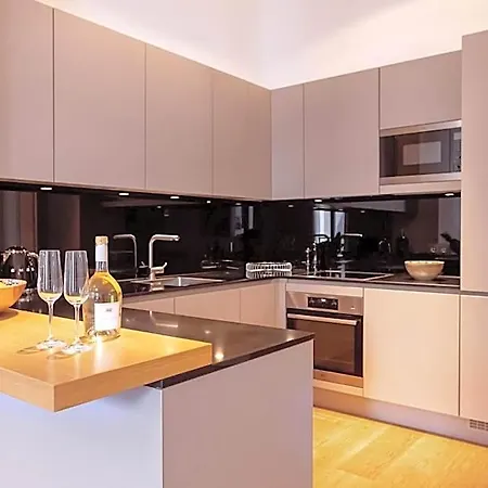 アパートホテル The Wellem Residences 5*